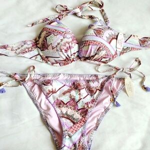 NWT Victoria Secret Bikini (Halter style with Push Up 32C)